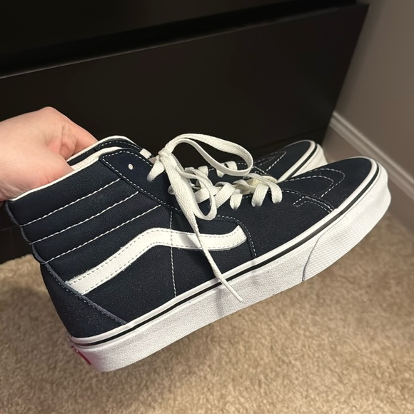 BNWOT Sk8 Hi Vans - Picture 1 of 3